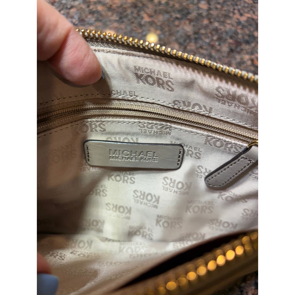 Michael Kors Sophie Quilt Large Leather Zip Clutch Taupe Excellent Cond - Picture 5 of 11